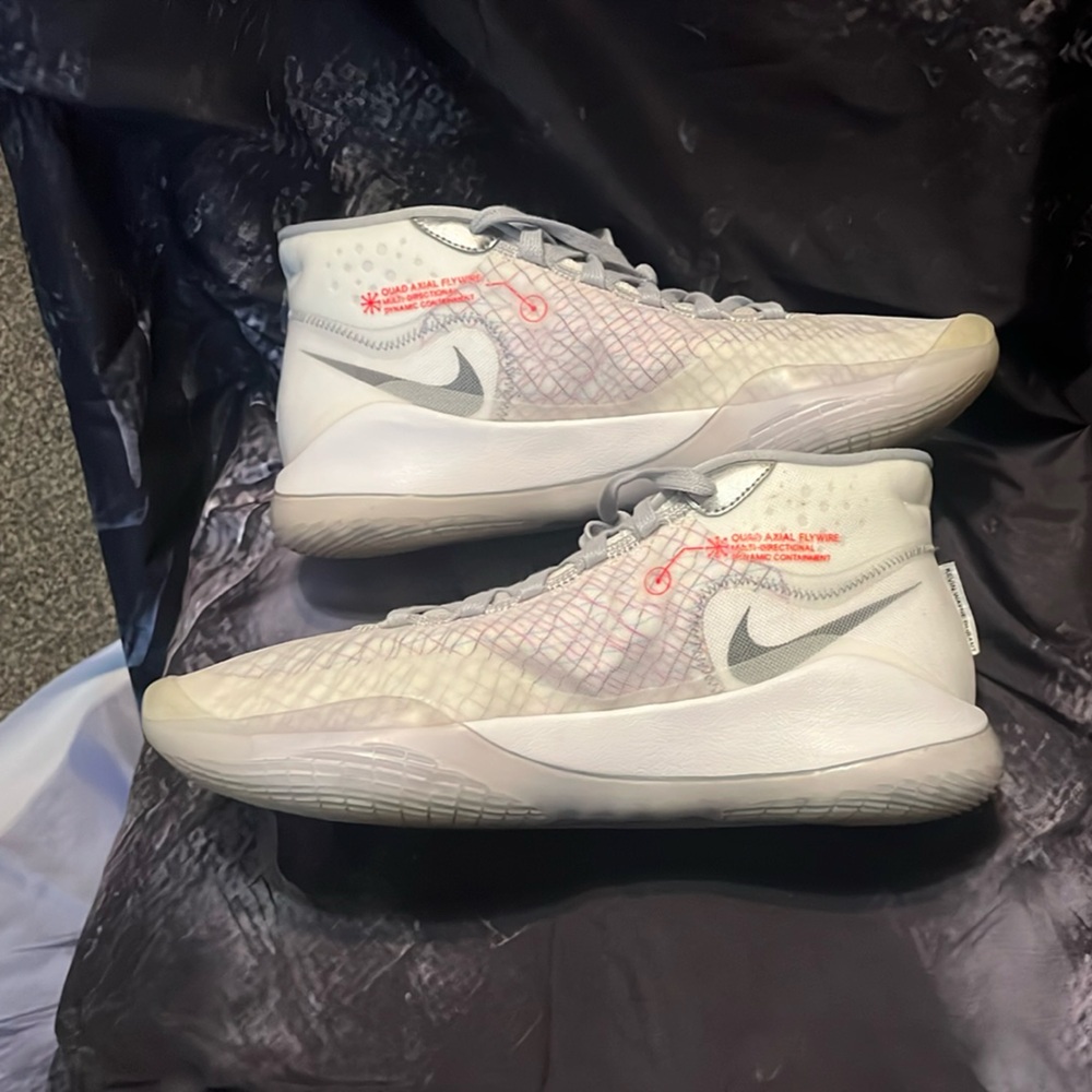 KD 12 Wolf Grey Size 10.5. Style Code CK1195-101
